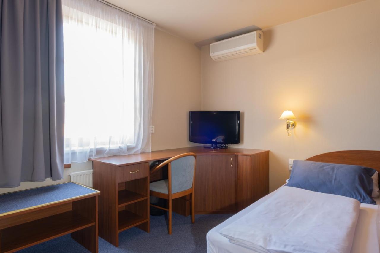 Hotel Mohelnice Luaran gambar
