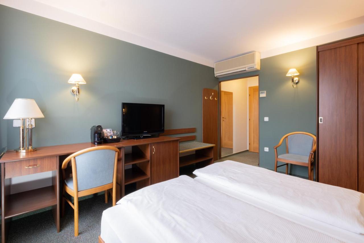 Hotel Mohelnice Luaran gambar